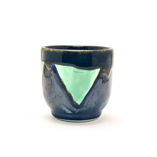 Cup / Mint Triangle